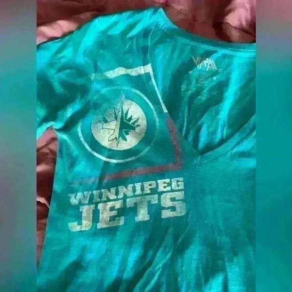 NHL Winnipeg Jets ladies tshirt blue size medium - Picture 2 of 6